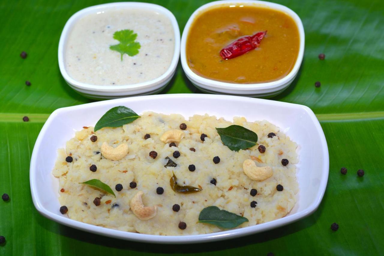 Capital O 5379 The Roy Grand Inns Bangalore Luaran gambar