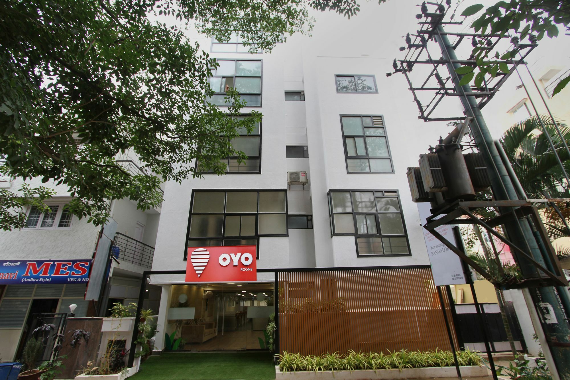 Capital O 5379 The Roy Grand Inns Bangalore Luaran gambar