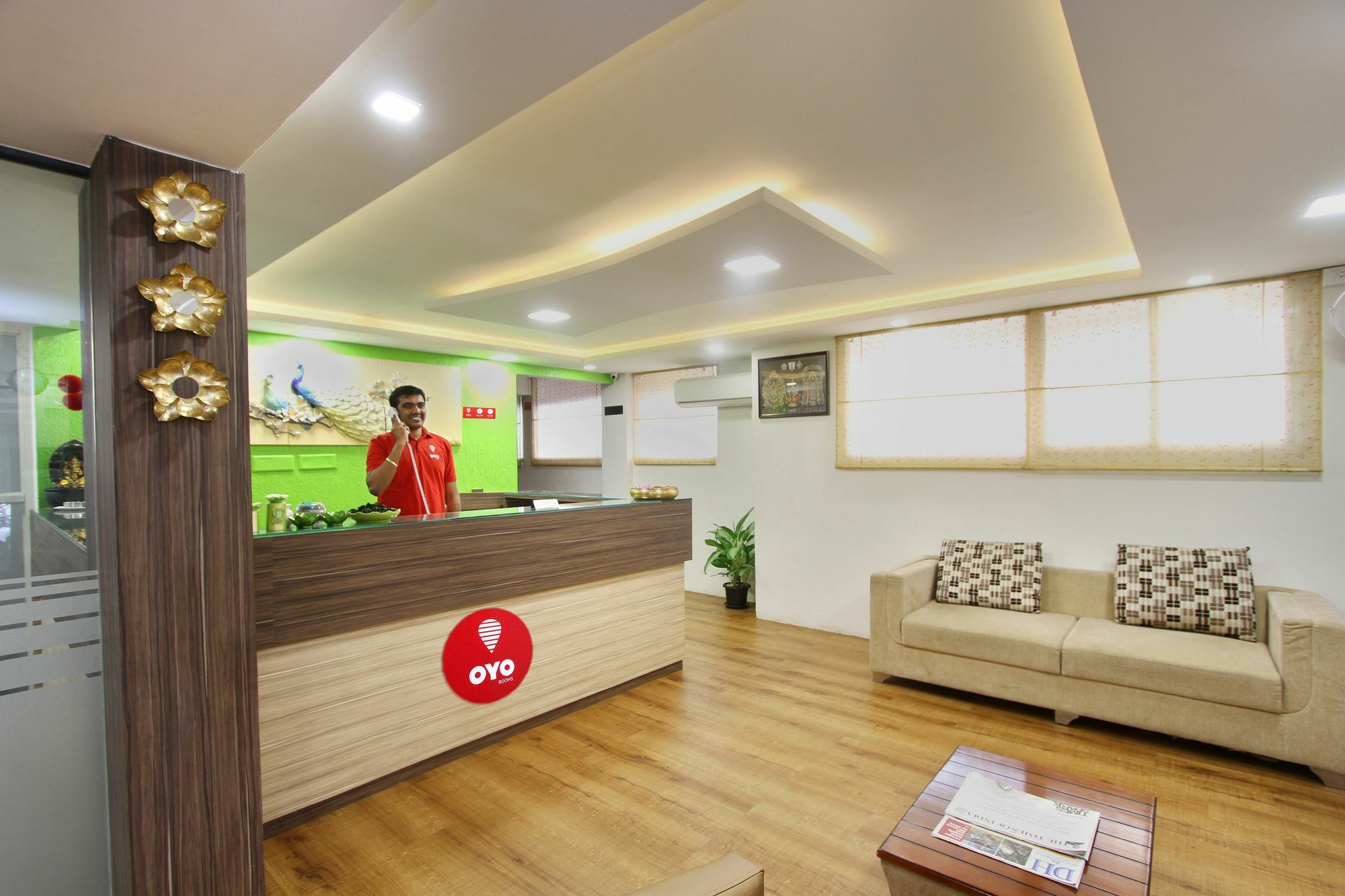 Capital O 5379 The Roy Grand Inns Bangalore Luaran gambar