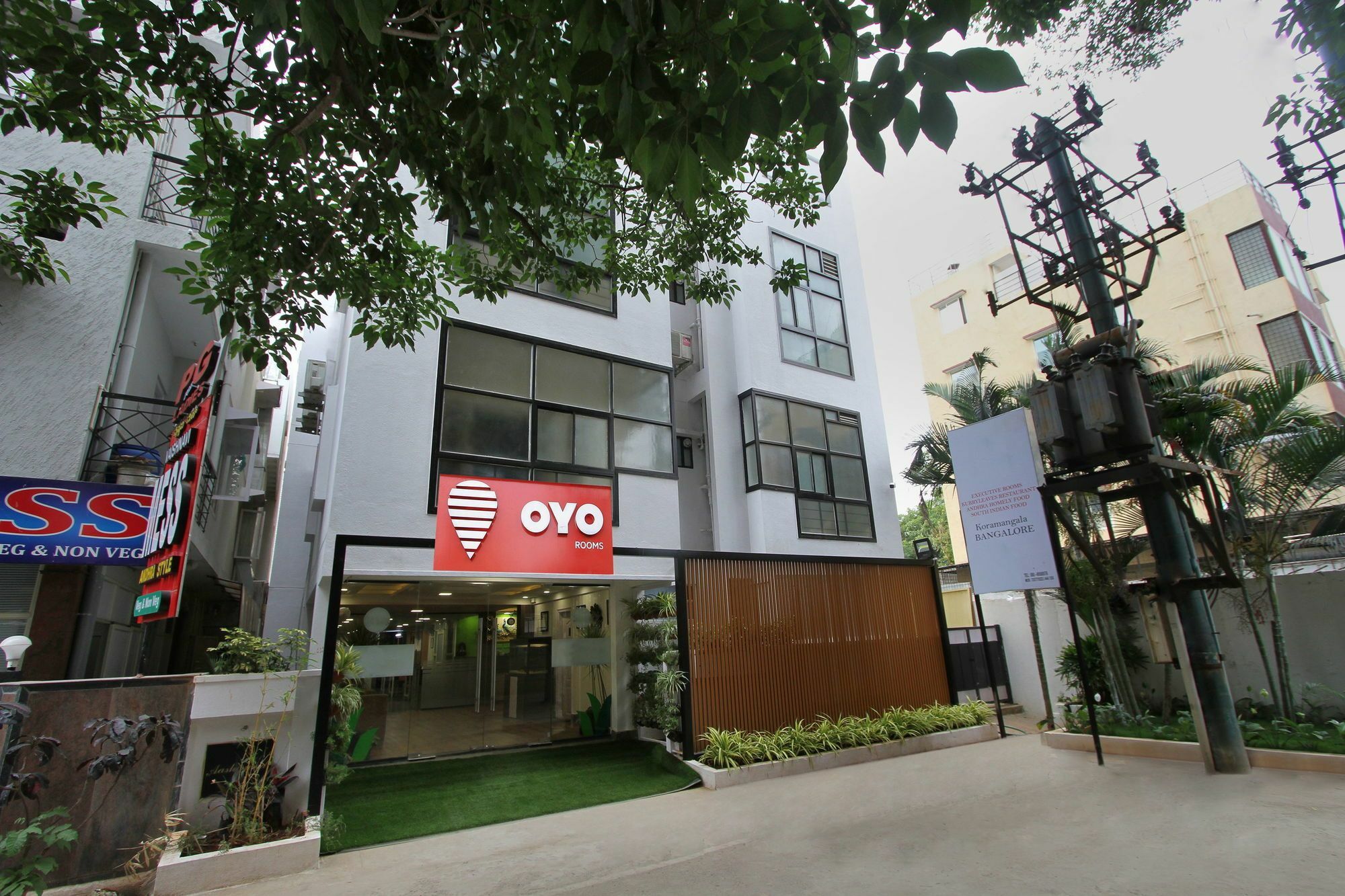 Capital O 5379 The Roy Grand Inns Bangalore Luaran gambar