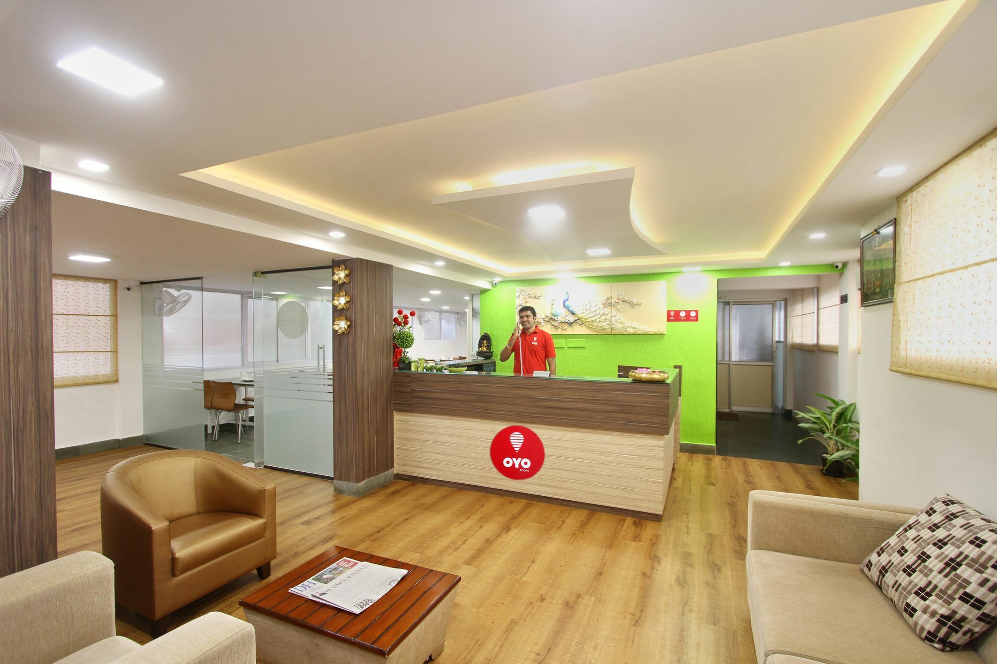 Capital O 5379 The Roy Grand Inns Bangalore Luaran gambar