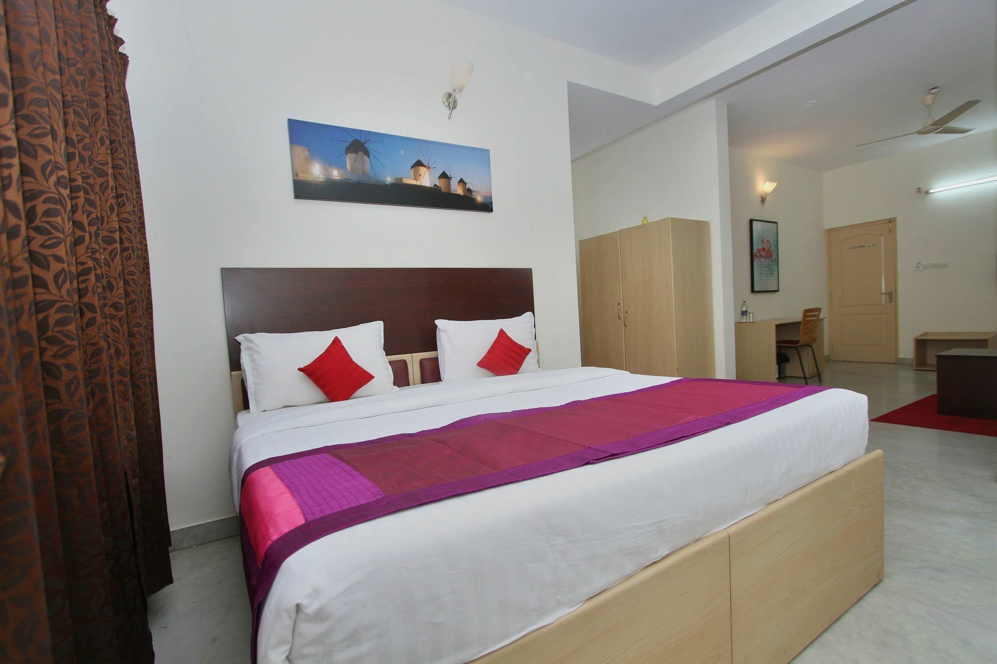 Capital O 5379 The Roy Grand Inns Bangalore Luaran gambar